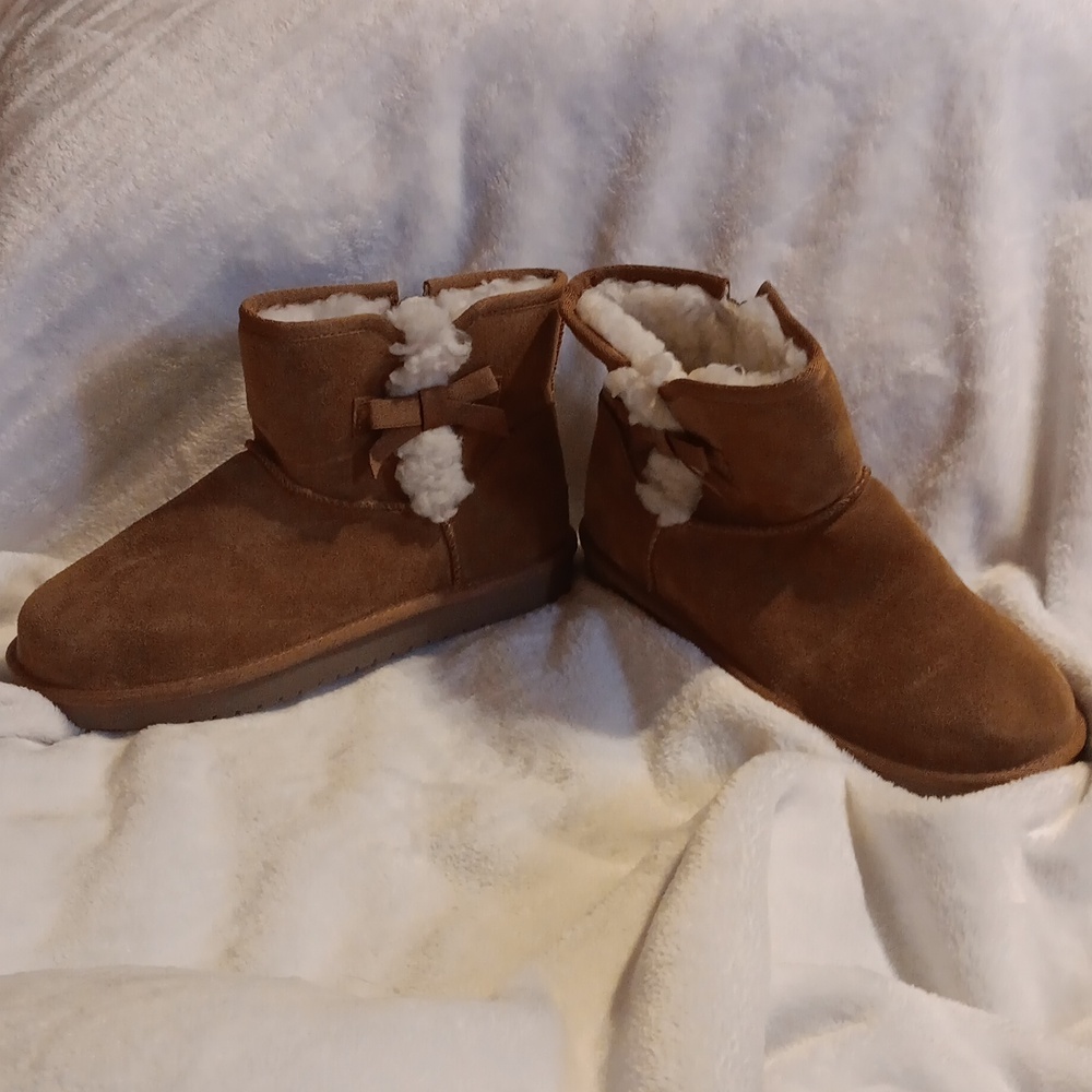 Koolaburra Chestnut Suede Ankle Boots